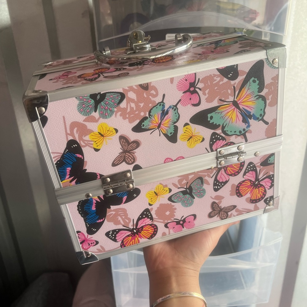 Butterfly makeup case